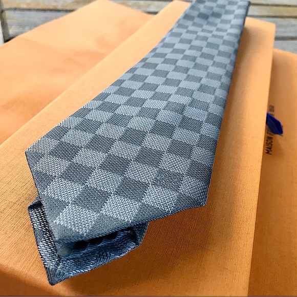 🔥LV HOLIDAY 25’🔥🆕💯AUTHN ICONIC LOUIS VUITTON DAMIER DOUBLE GRIS CHECK TIE🔥 - Picture 5 of 16